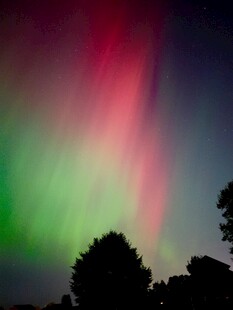 夜空中绚烂的极光美景