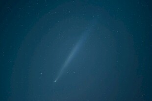 夜空中的神秘彗星