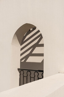 现代简约拱形门设计元素