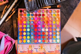 多彩眼影盘展示