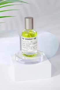 清新香氛精油瓶展示