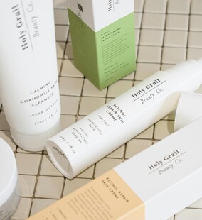 多款护肤品展示