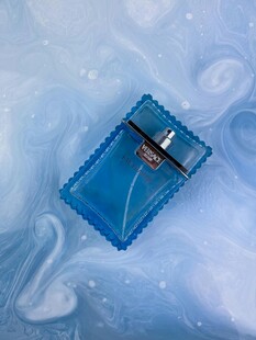 蓝色香水瓶 精致优雅