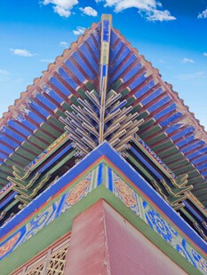 中式古建筑屋檐精美一角