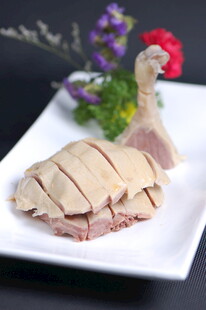 美味切片鸡肉摆盘精致