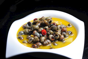 美味汤汁中的螺蛳佳肴