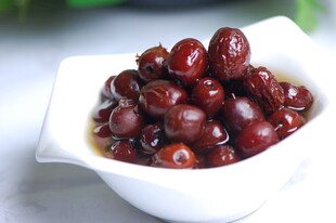 碗中鲜润诱人的红枣