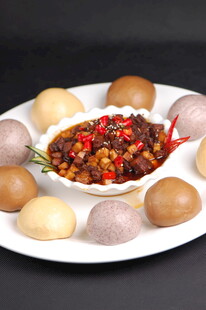 多彩面食配香辣菜肴