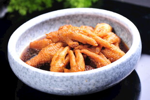 美味酱鸡爪