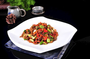 美味彩椒炒肉丁