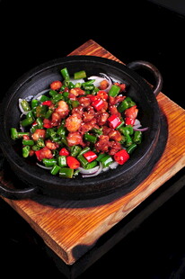 铁板双椒炒肉块
