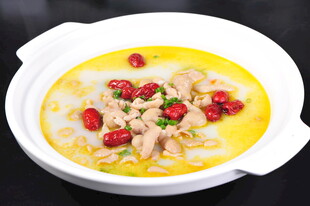 滋补鸡汤炖鸡肉红枣枸杞