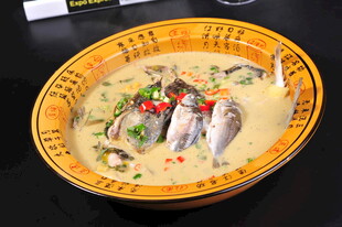 美味酸菜鱼汤锅