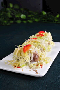 美味卷菜配肉馅佳肴