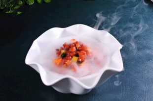 精致花朵造型美食摆盘