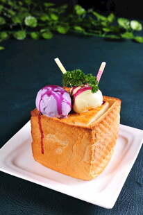 精致美味方形吐司甜点