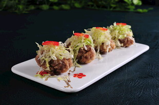 美味创意蔬菜肉类拼盘