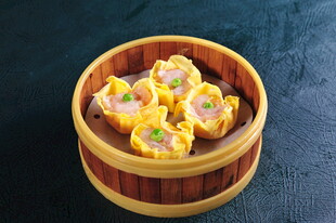 竹制蒸笼里的美味烧麦