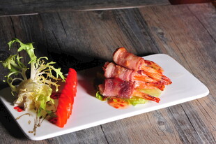 培根蔬菜摆盘美食