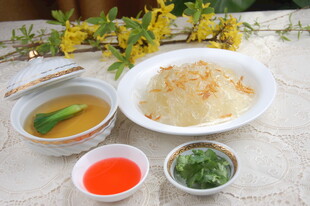 美味中式餐点与精致配菜