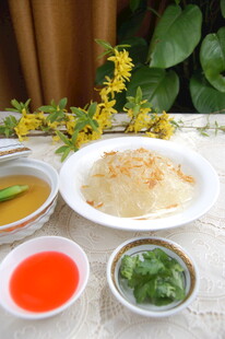 美味炒饭配多样蘸料