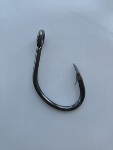 锋利鱼钩特写