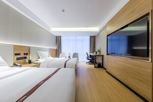 现代简约风格的舒适酒店客房