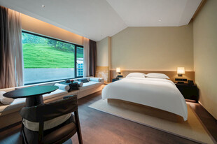 现代简约风格温馨卧室