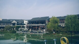 江南水乡中式建筑群景观