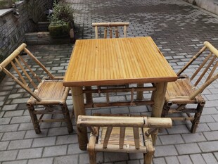 户外竹制桌椅组合