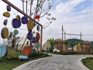 户外多彩艺术装置景观