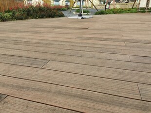 户外木质地板景观