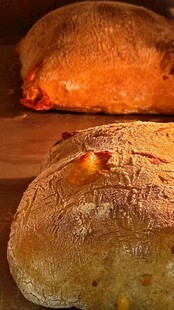 新鲜出炉的美味面包