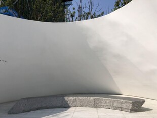 现代简约弧形白色休息区