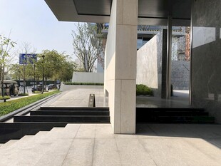 现代建筑户外通道景观