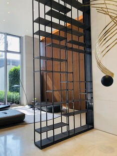 现代铁艺书架隔断设计