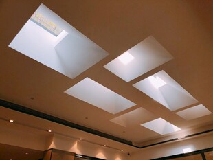 现代简约风格天花板灯具