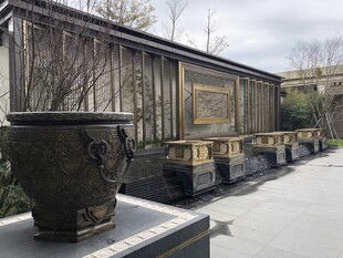 中式庭院青铜器皿景观