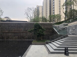 城市中阶梯式景观空间