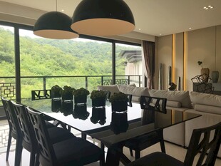 现代简约风客厅与餐厅