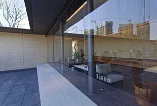 现代简约风格玻璃庭院空间