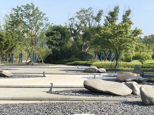 户外自然景观中的石景