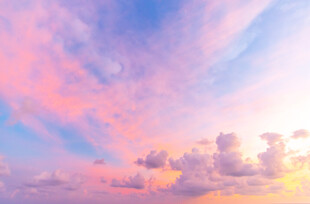 梦幻天空中的绚丽云彩