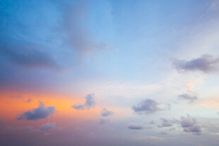 绚丽天空中的梦幻云彩