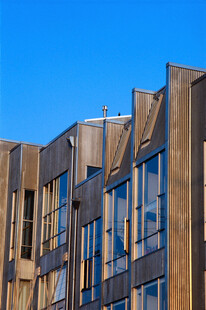 现代风格建筑外观特写