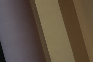 多彩条纹纸张展示