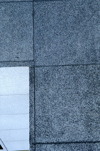 灰色石材地面局部特写