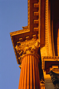 古典建筑精美立柱细节