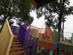 多彩户外儿童游乐设施