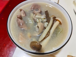 香浓菌菇猪肚汤